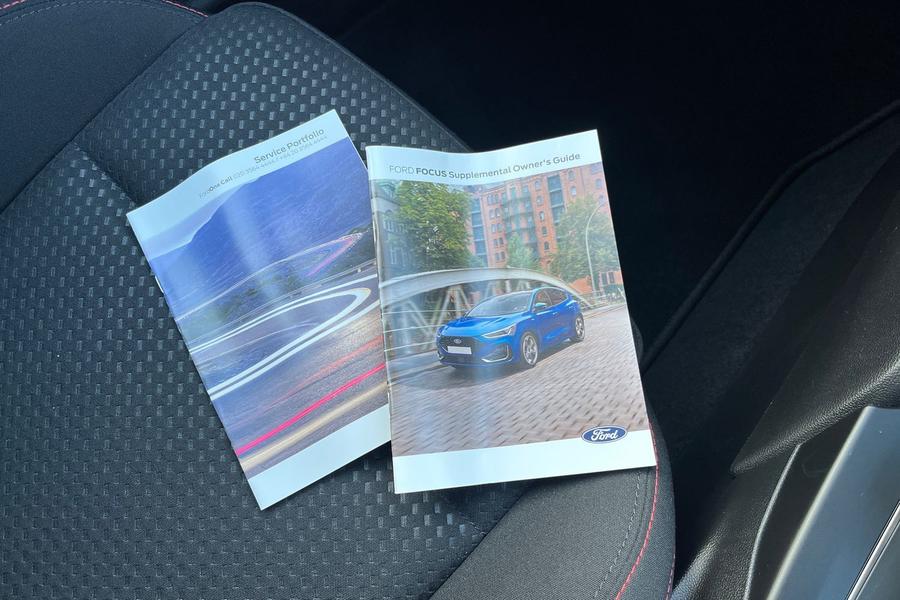 Ford Focus Photo autoimg-82bb6f2a0025e4b672bb70c9b304d6f31235aa52.jpg