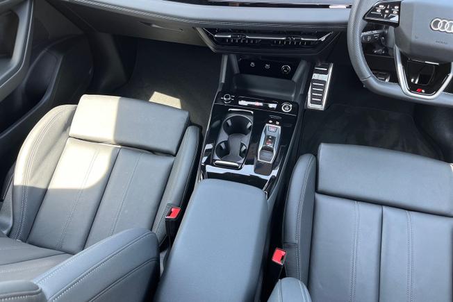 AUDI Q6 E-Tron Photo 45