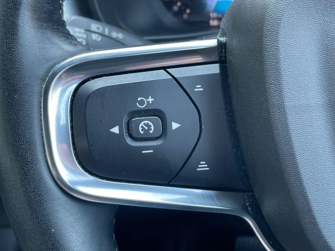 VOLVO Xc40 Photo 16