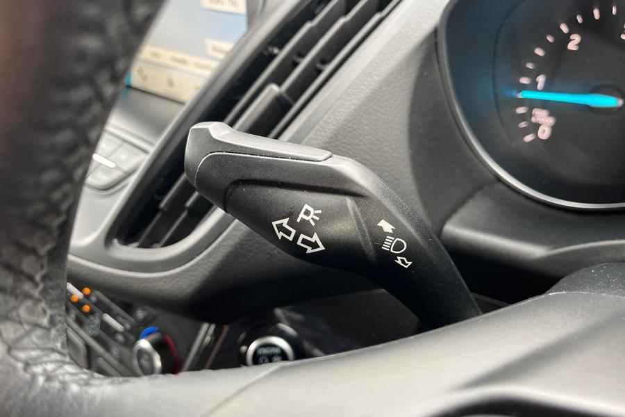 FORD KUGA Photo autoimg-82bf618ff51f1ef77f6f01b578767c14e0013a97.jpg