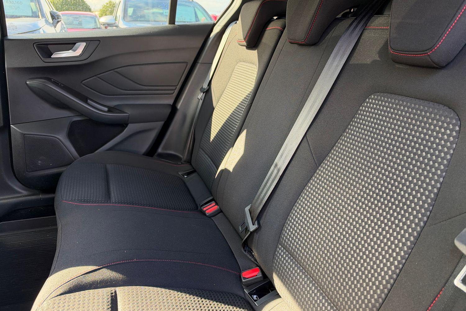 Ford FOCUS Photo 19