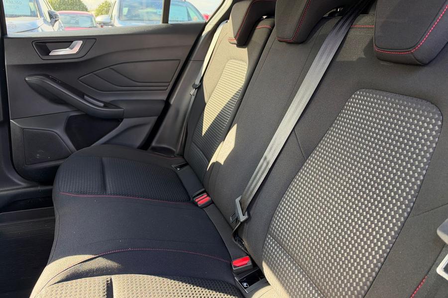 Ford FOCUS Photo autoimg-82bfa835b14bec008cfb2c38c47f05b830c6cc26.jpg