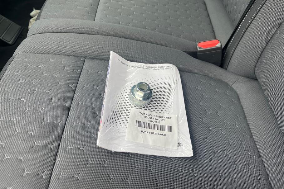 Used FORD TRANSIT CUSTOM WN75OEO 32