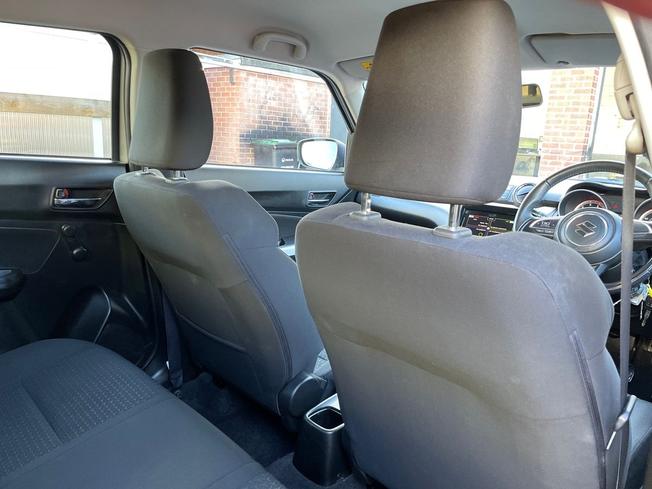 SUZUKI Swift Photo 30