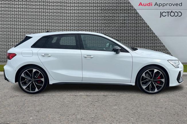 AUDI S3 Photo 4
