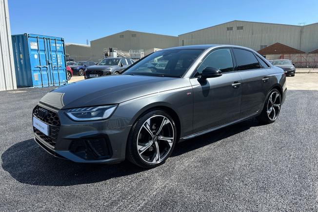 AUDI A4 Photo 22