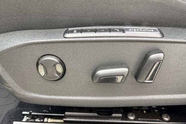 VOLKSWAGEN ID.3 Photo 27