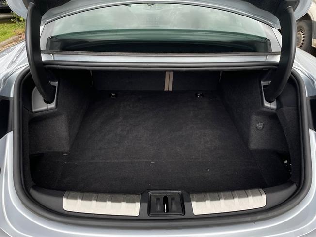 Porsche Taycan Photo 12