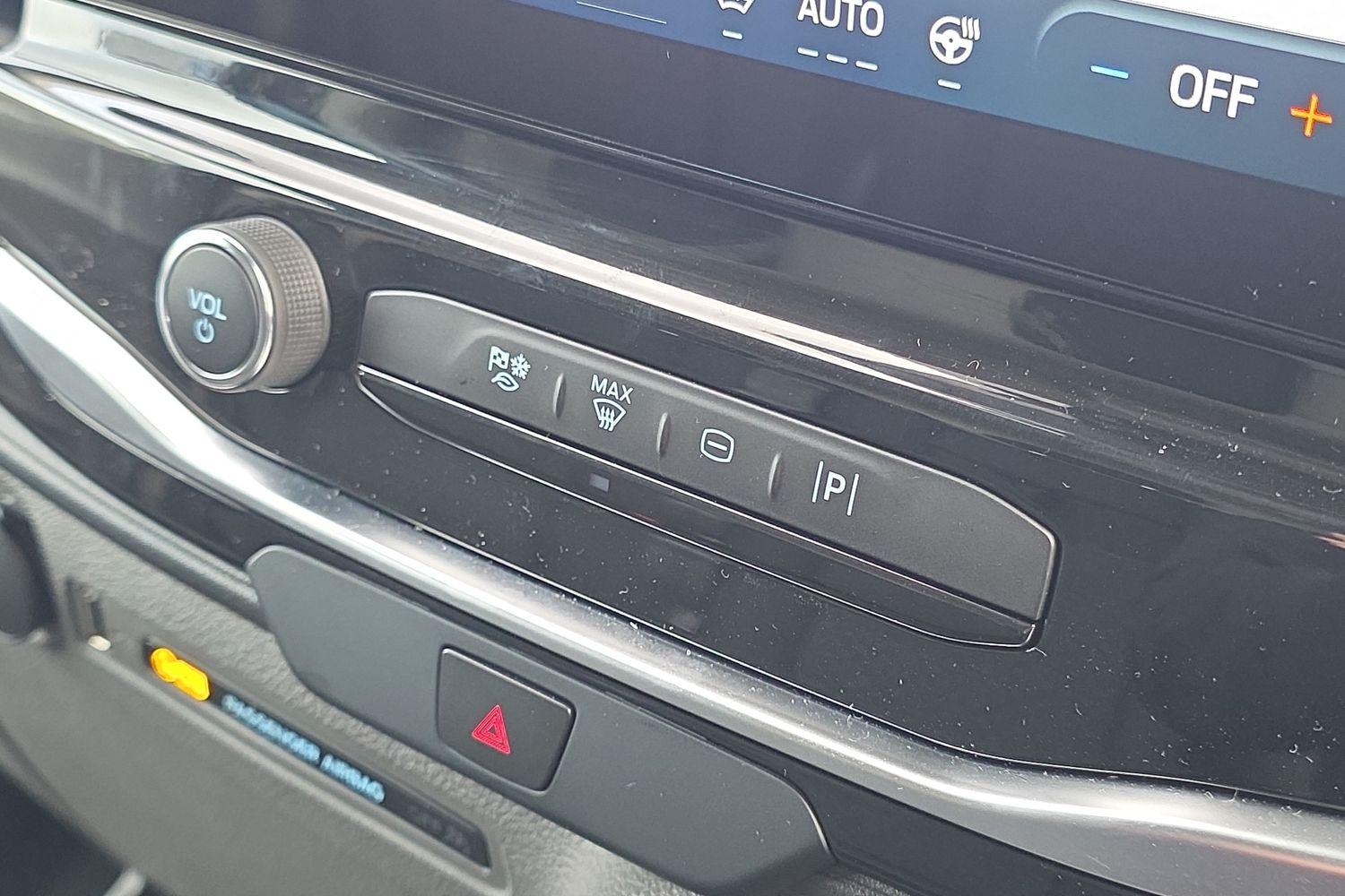 Ford E-TRANSIT Photo 34