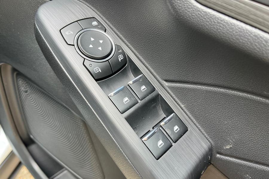 Ford Kuga Photo autoimg-82d5e127ac433502078a18d085e12feb56edd281.jpg