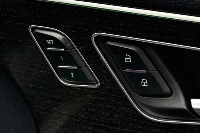 Audi Q8 Photo 30