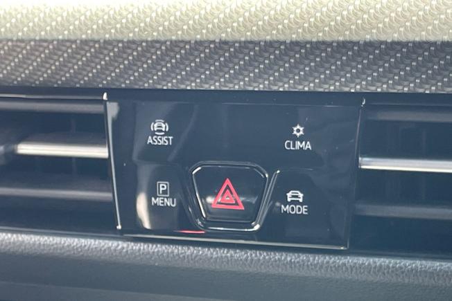 VOLKSWAGEN Golf Photo 32