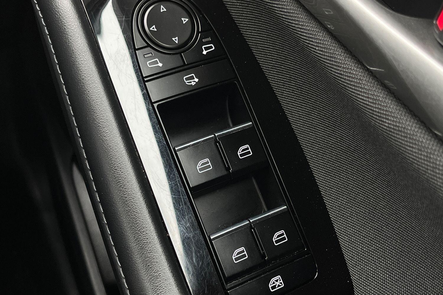 Mazda CX-30 Photo 15