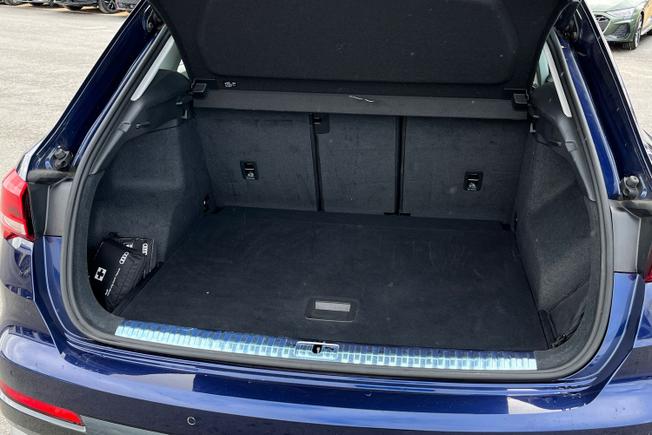 AUDI Q3 Photo 12