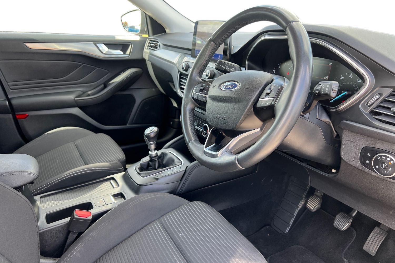 Ford FOCUS Photo 8