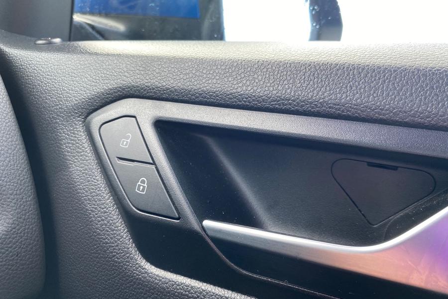 Volkswagen T-ROC Photo autoimg-82f41a0be960240e01eb45d9fa2119aef37949e7.jpg