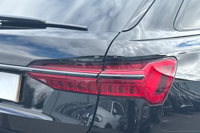 AUDI RS6 Avant Photo 18