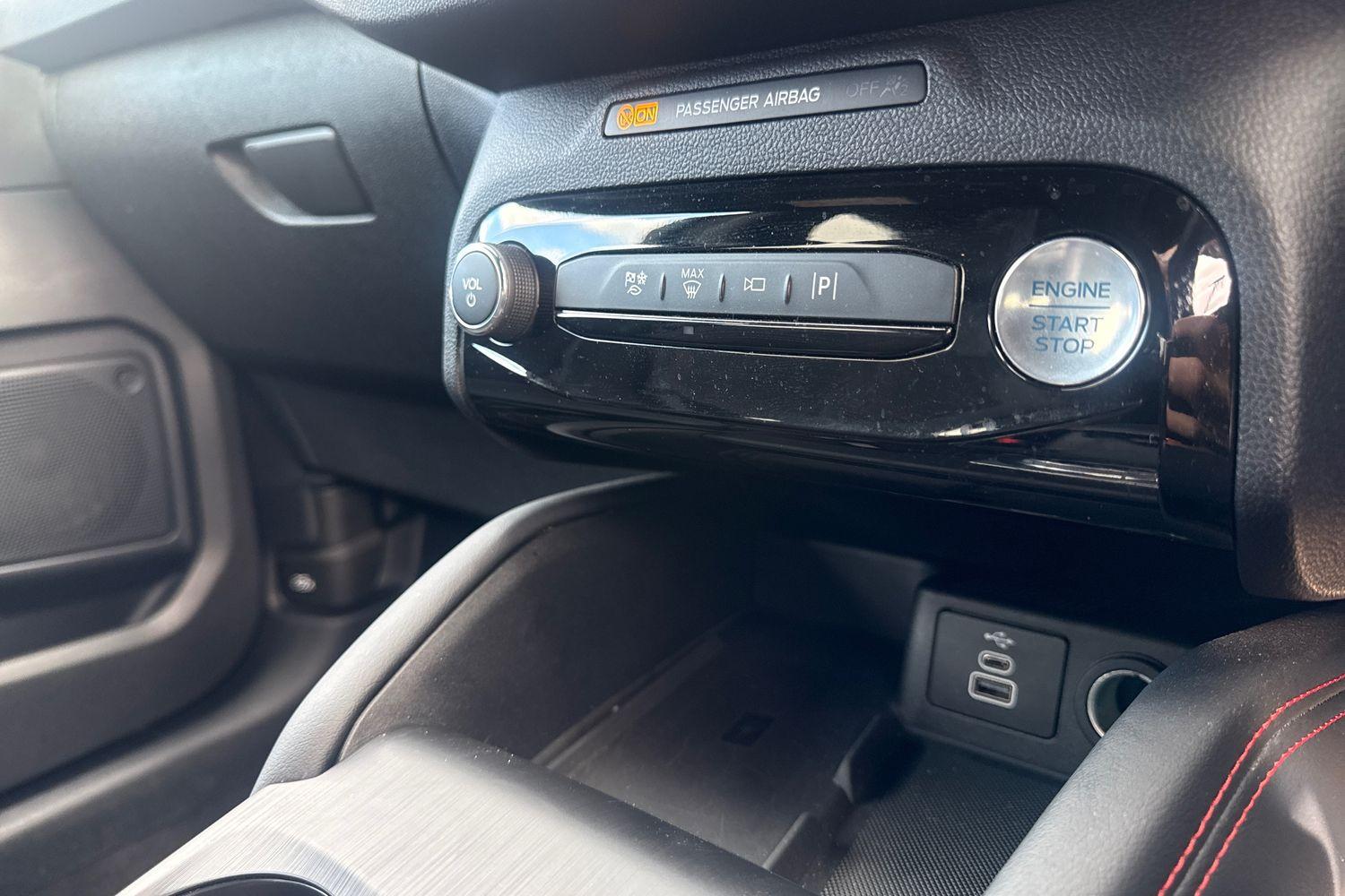 Ford KUGA Photo 32