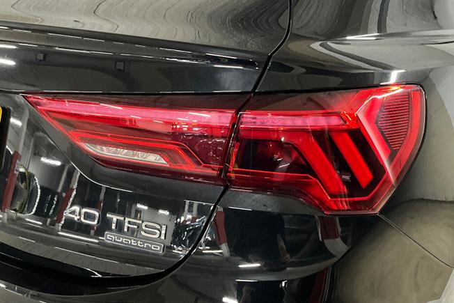AUDI Q3 Photo 18