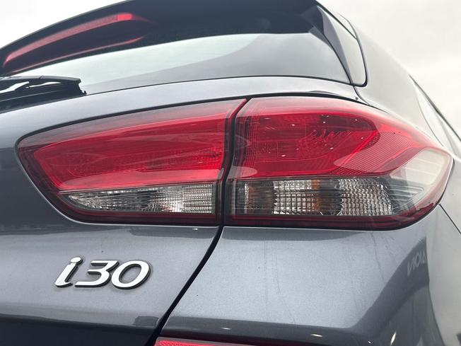HYUNDAI i30 Photo 18