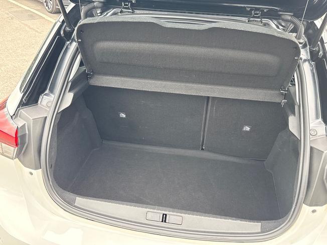 VAUXHALL Corsa Photo 12