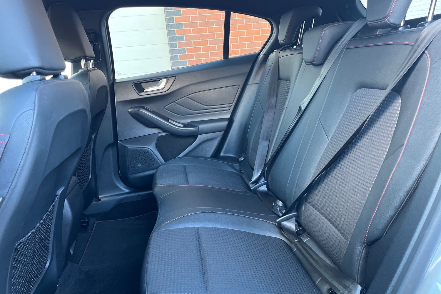 Ford FOCUS Photo 19