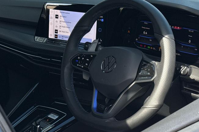 VOLKSWAGEN Golf Photo 39