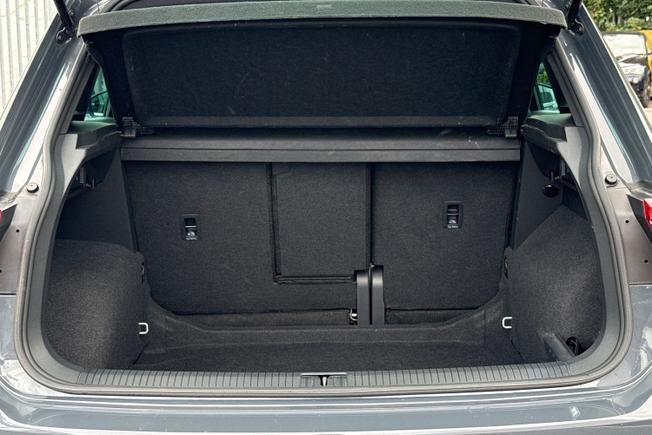VOLKSWAGEN Tiguan Photo 12