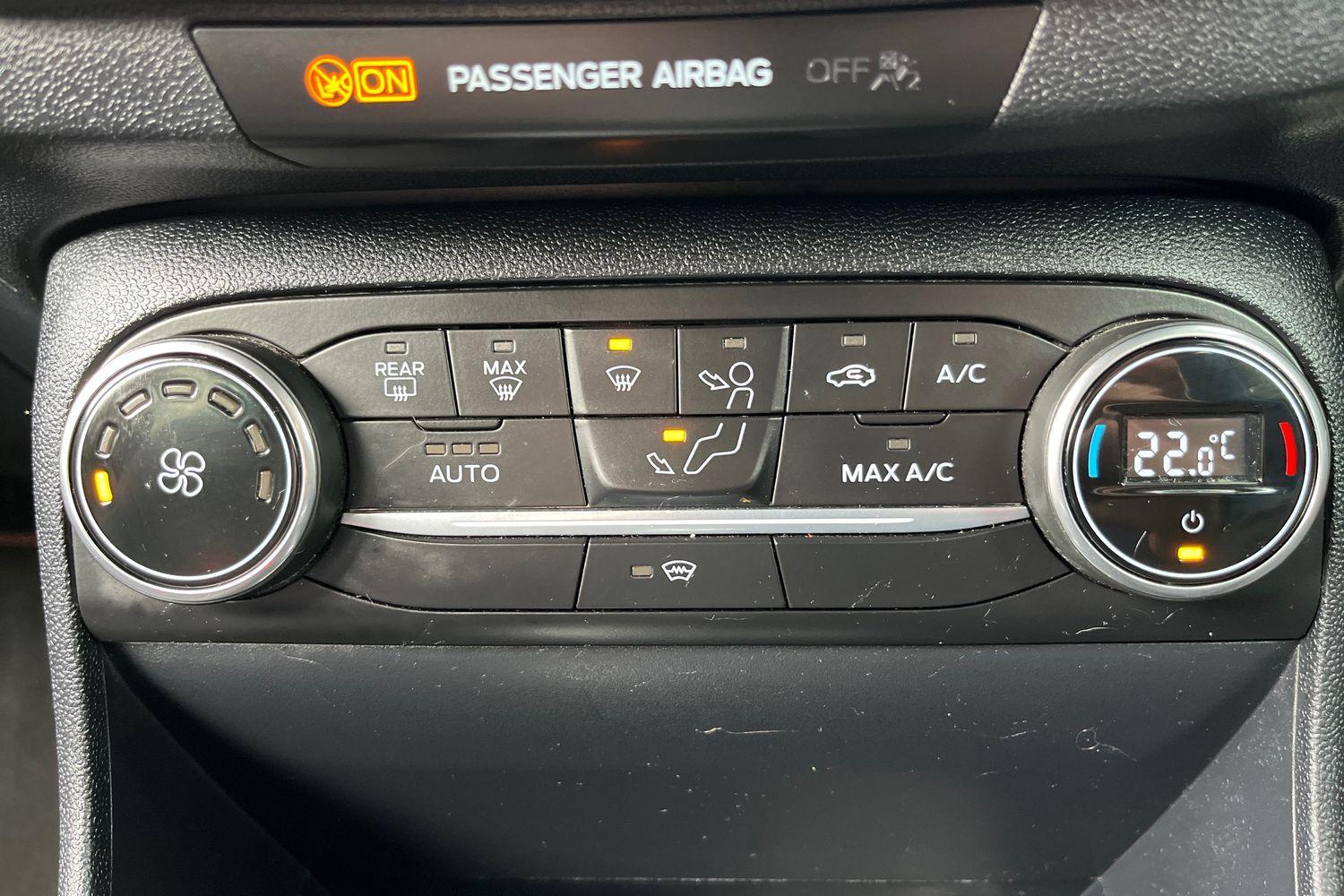 Ford FIESTA Photo 29