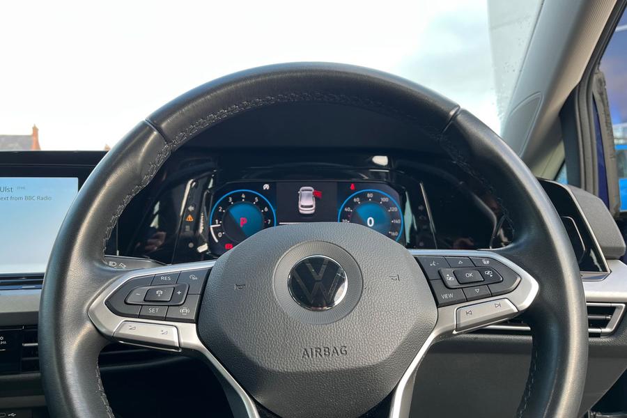 Volkswagen GOLF Photo autoimg-83164a782394dcff2d2af381e7ef62bf5eade410.jpg