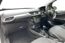 VAUXHALL Corsa Photo 2