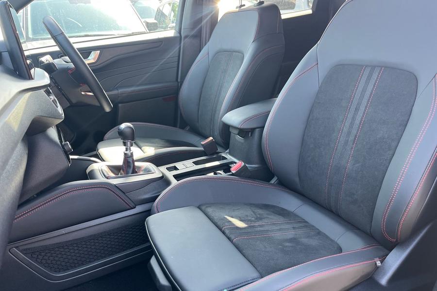 Ford KUGA Photo autoimg-8317e04040b68f3c0182ae364fa3bfc8c7fc7d99.jpg