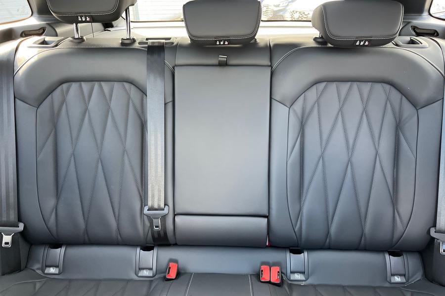 Ford Explorer Photo autoimg-831f2bc05b79e6c2102bba709090a314490c0cd3.jpg