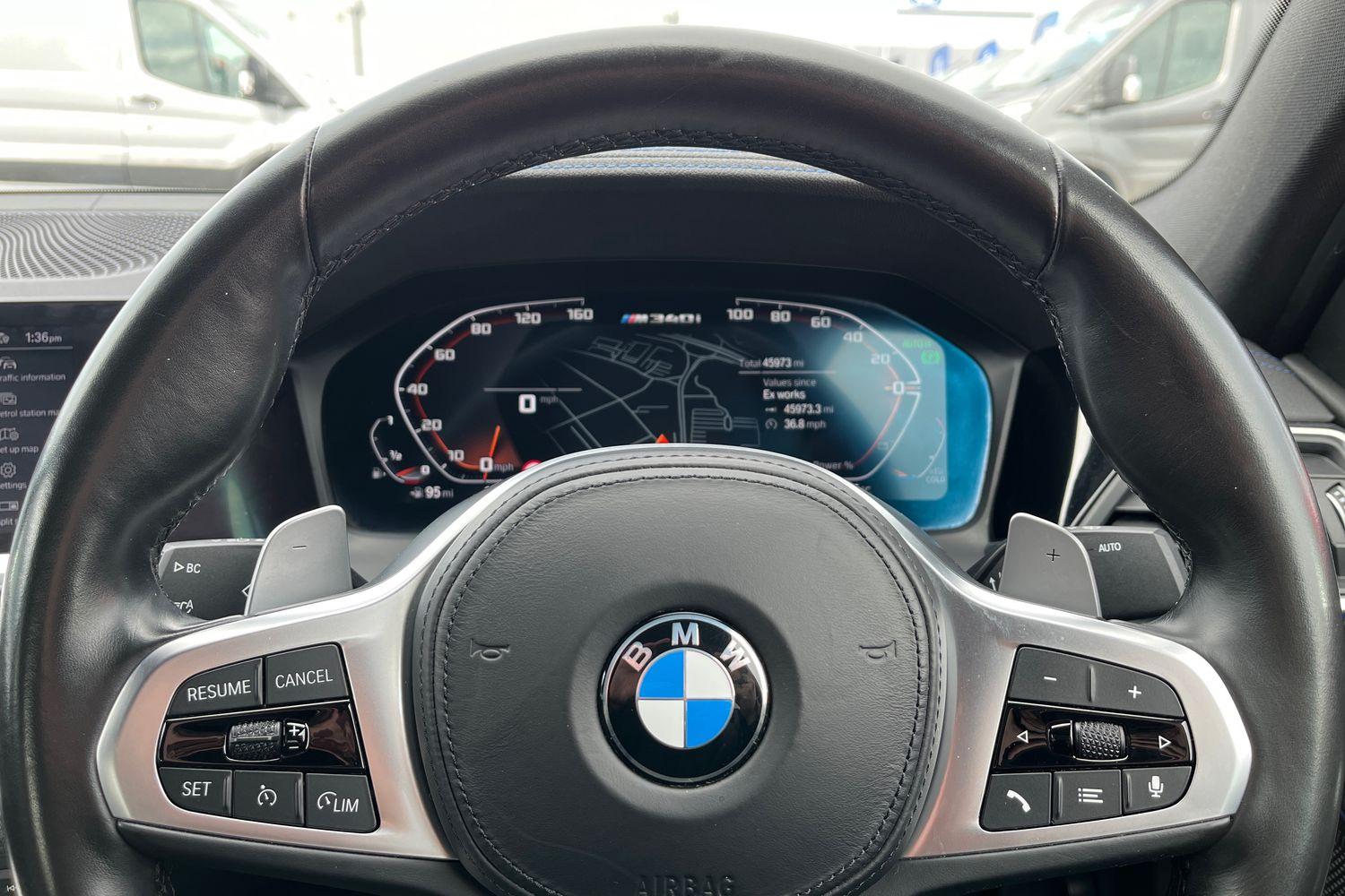 BMW 3 Series Photo 11