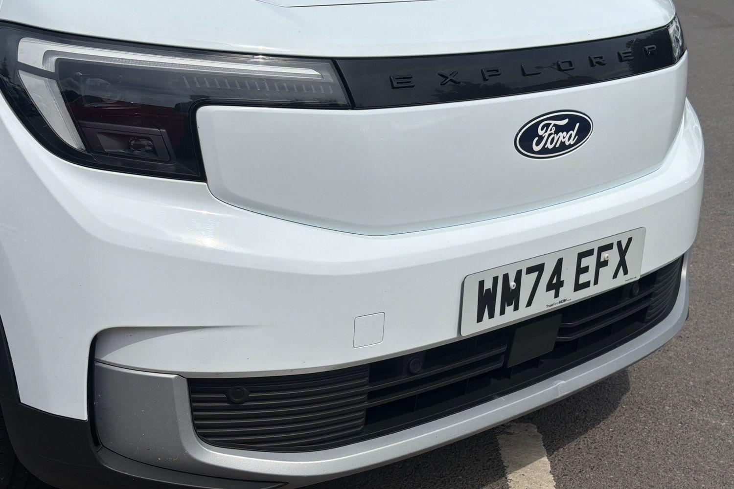 Ford Explorer Photo 28