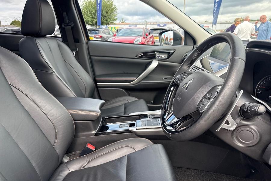 Mitsubishi ECLIPSE CROSS Photo autoimg-8325087fbe3167e46cdda6e0b049f9a1f28d93e9.jpg