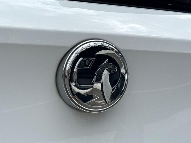 VAUXHALL Corsa Photo 36