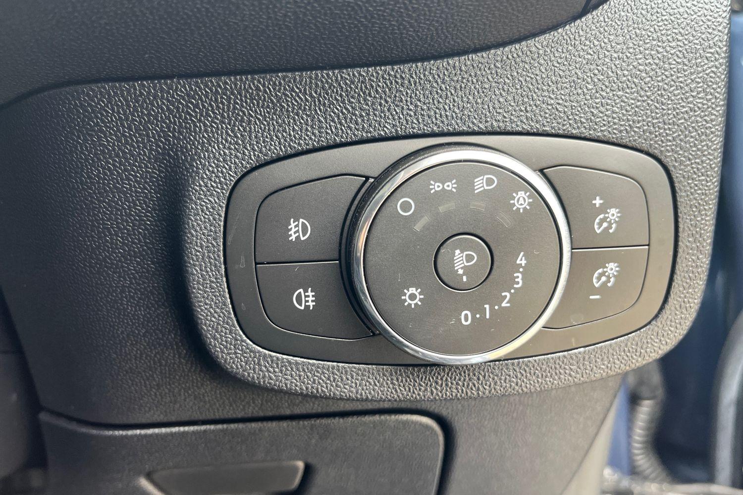 Ford Fiesta Photo 27