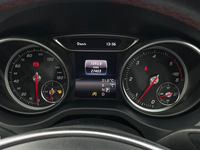 MERCEDES-BENZ GLA Photo 15