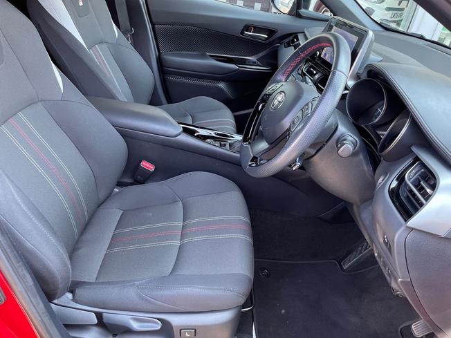 TOYOTA C-Hr Photo 28
