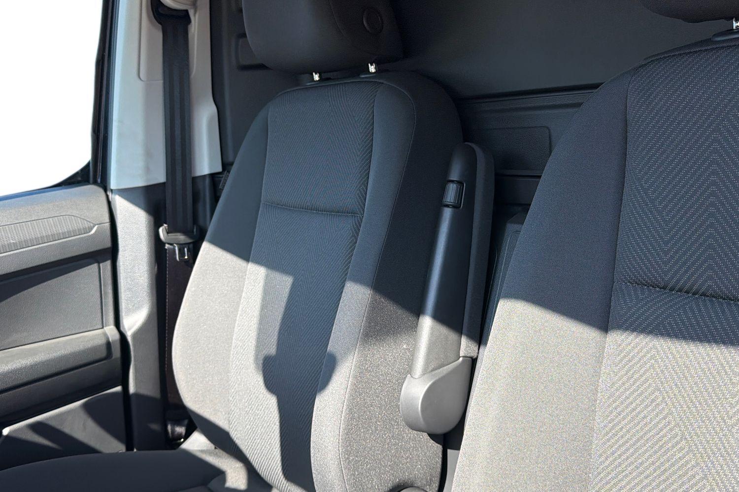 Ford TRANSIT CONNECT Photo 10