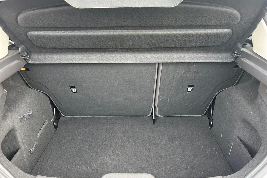Ford FIESTA Photo autoimg-832bec274465beb94aea8973578a2cf56f3449d5.jpg