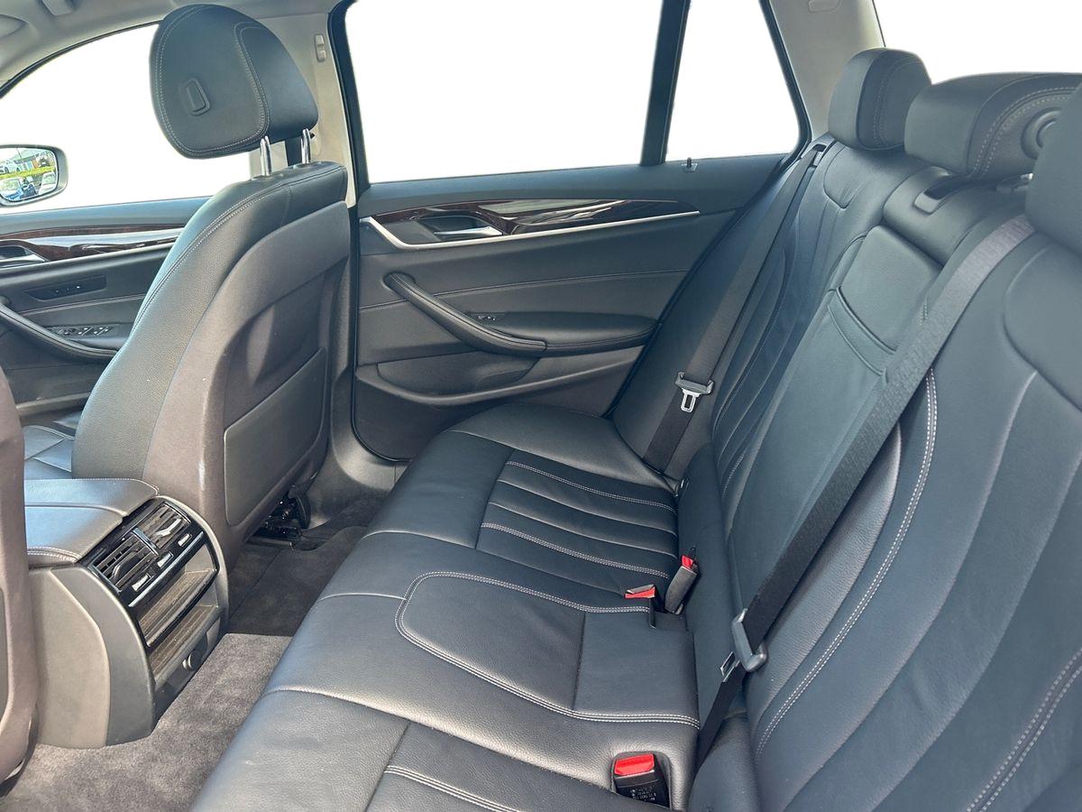 BMW 5 Series Photo 3