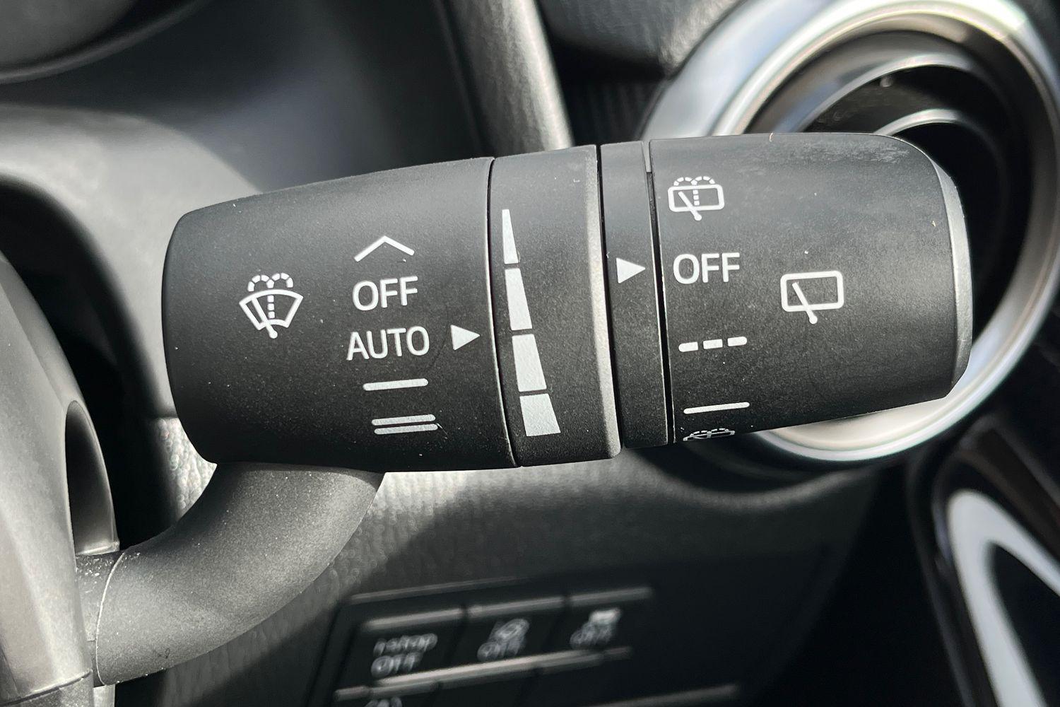 Mazda Mazda2 Photo 14