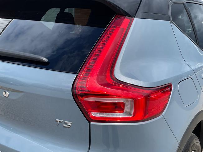VOLVO Xc40 Photo 18