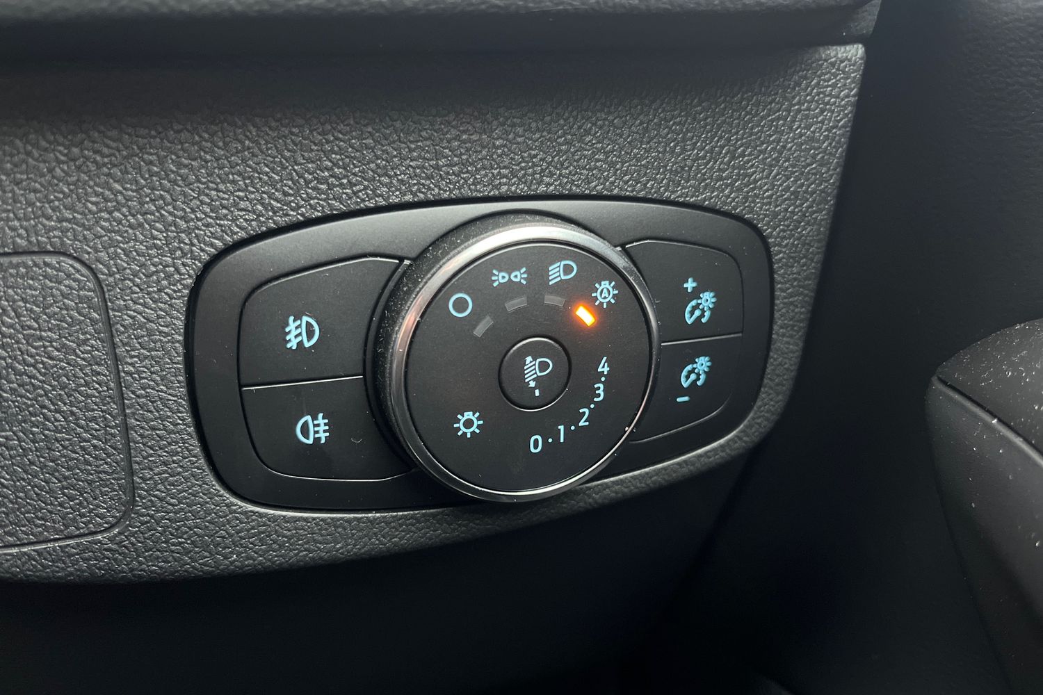 Ford FOCUS Photo 22