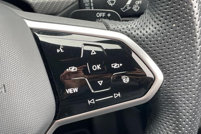 Volkswagen Golf Photo 17