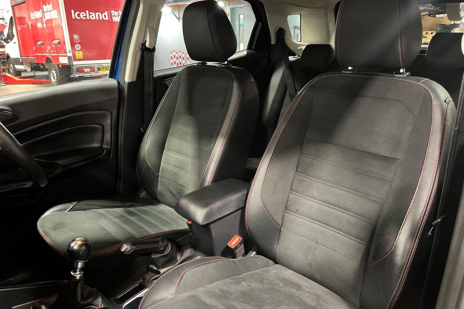 Ford EcoSport Photo 18
