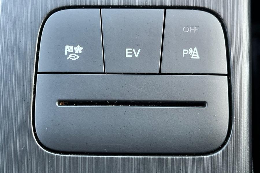 Ford KUGA Photo autoimg-833ed3dad108e449ef5f50d8cc51cac067df4bbb.jpg