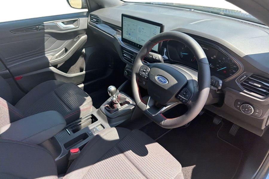 Ford Focus Photo autoimg-833ee1286c96f0ac7df5d31ea773c631f57c05c2.jpg